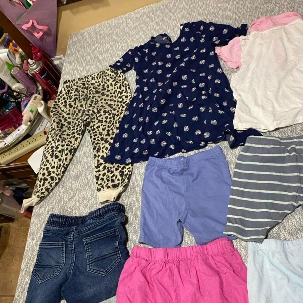 Baby girl clothes bundle 3T. SKU-A965